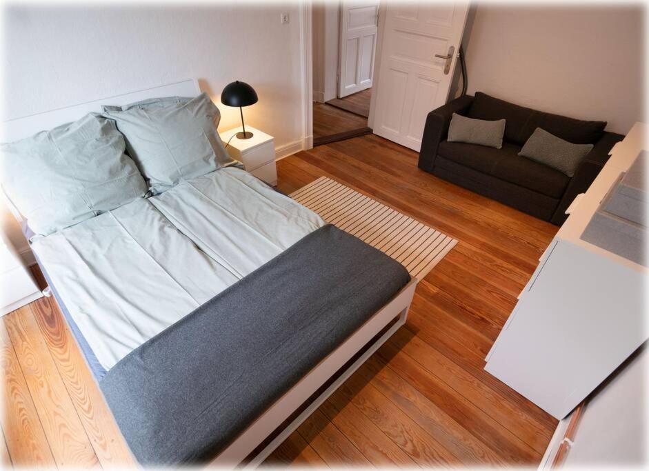 Altbaucharme! 2Zimmer, Zentral Und 24H Check-In Kiel Exterior foto